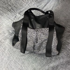 Lululemon leather yoga bag - Free To Be style